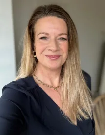 headshot of sue belton