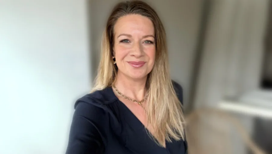 headshot of sue belton